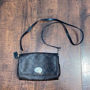 Coach handbag color brown logo